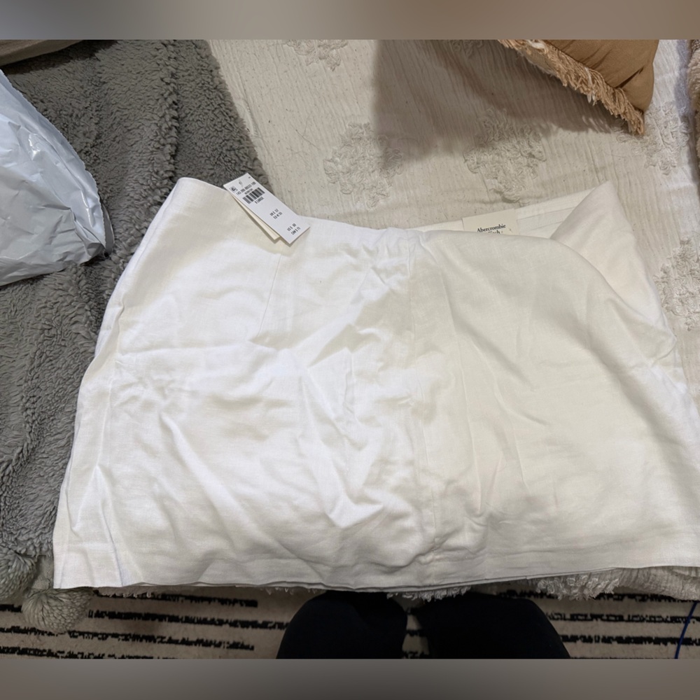 Abercrombie & Fitch White Mini Skirt